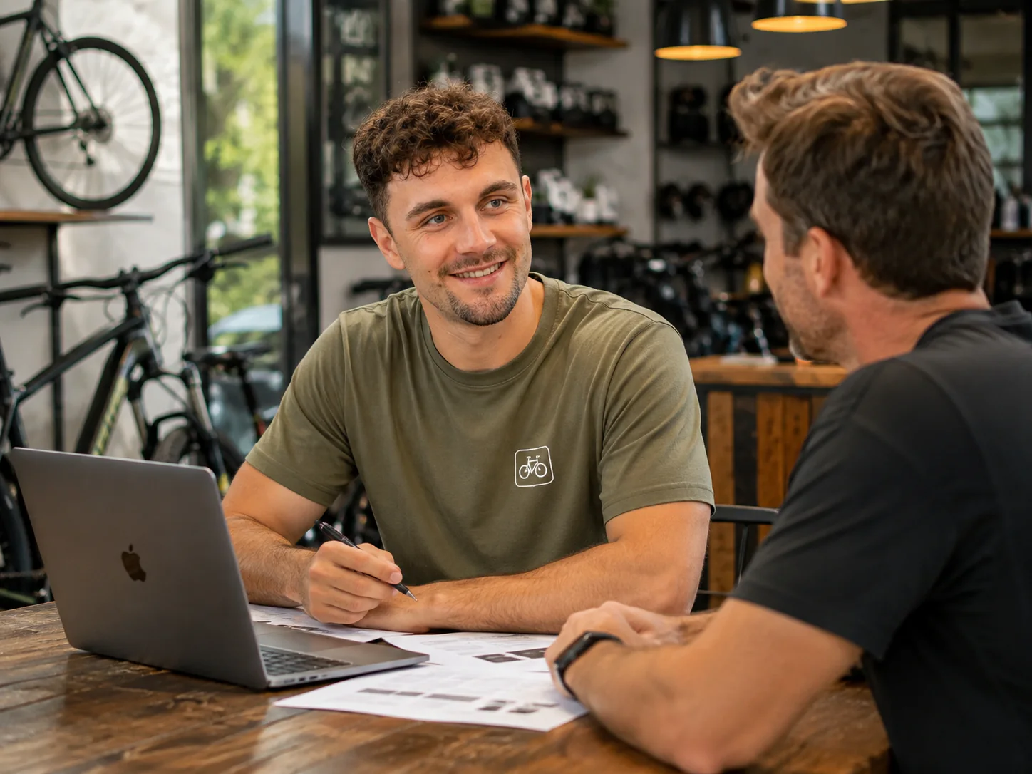 Henrik prüft einen Online-Advertising-Plan